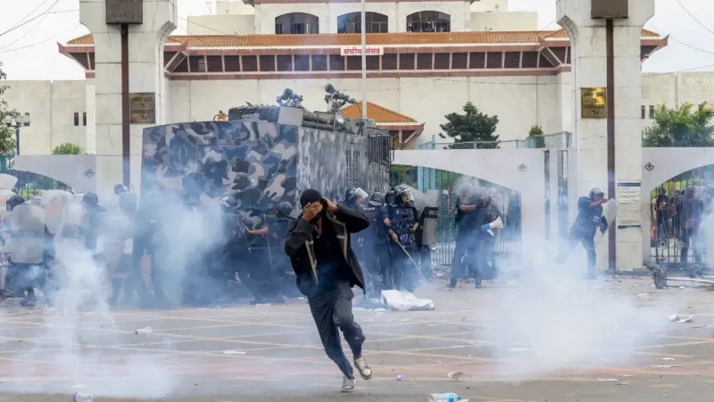 Nepal’de Sosyal Medya Yasağı Krize Dönüştü: Başbakan Oli Görevinden Ayrıldı