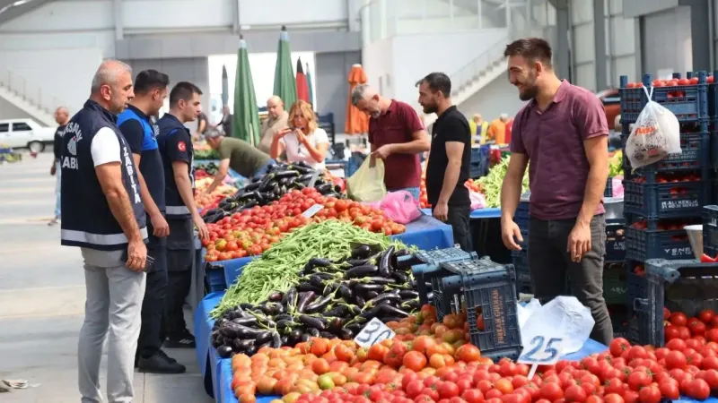 Zabıta Ekiplerinden Pazarlarda Sıkı Denetim