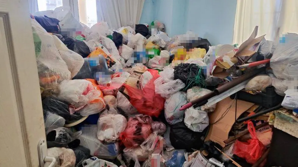 Adana’da Bir Evden 11 Ton Çöp Çıkarıldı