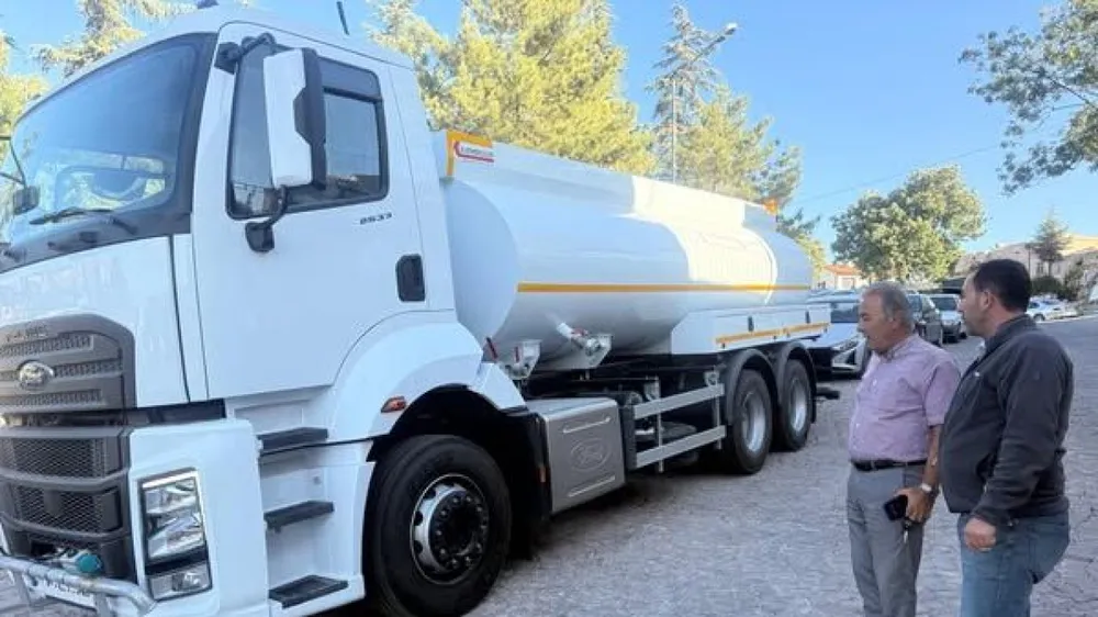 Güzelyurt Belediyesi Filoya Dev Arazöz Kazandırdı: Ünal Başkan Sözünü Tuttu!