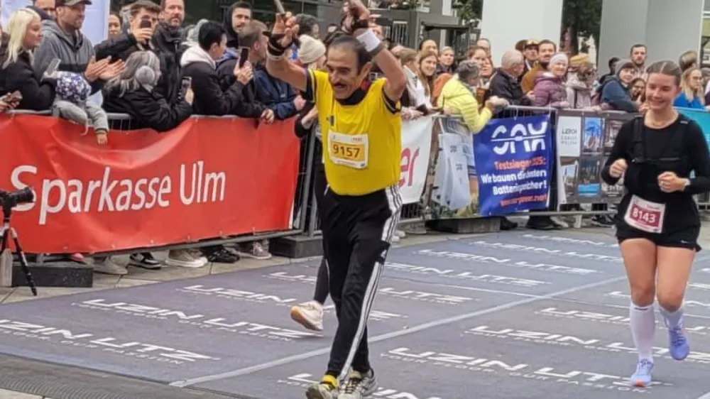 80 Yaşında Einstein Maratonu’nun Şampiyonu Oldu!