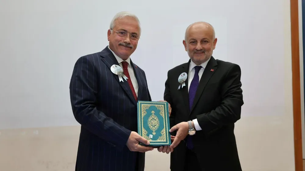 Aksaray Valisi Kumbuzoğlu Camiler ve Din Görevlileri Haftası Programına Katıldı