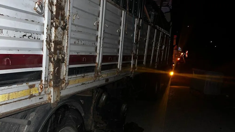 Amasya’da Otomobil ile Tır Çarpıştı: 1’i Ağır 5 Yaralı