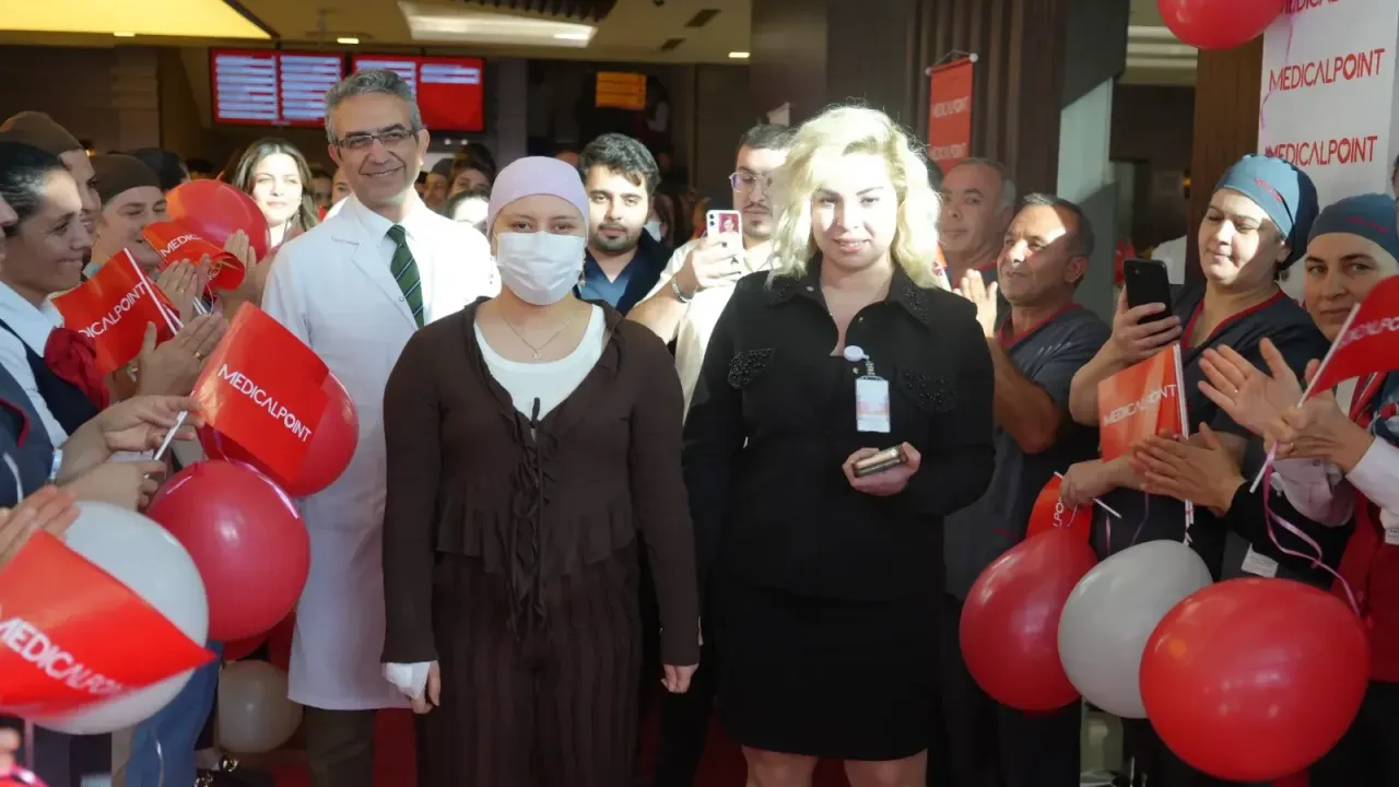 Kanseri Yenen Didem İçin Gökyüzüne Umut Balonları Bırakıldı