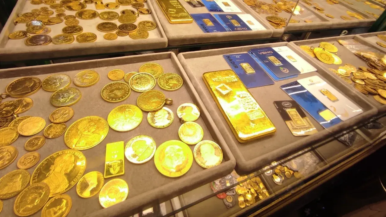 Ons Altın 4 Bin Doları Aştı, Gram Altın Rekor Kırdı