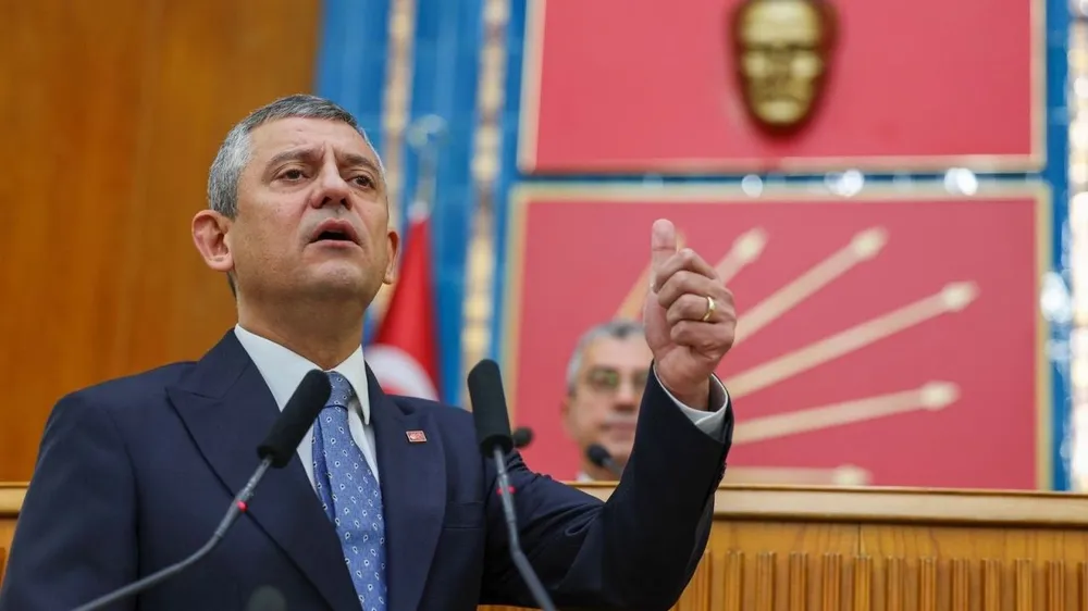 CHP Lideri Özgür Özel’den Sert Mesaj: “Bu Haksız ve Namussuz Düzeni Değiştirmeye Talibiz”