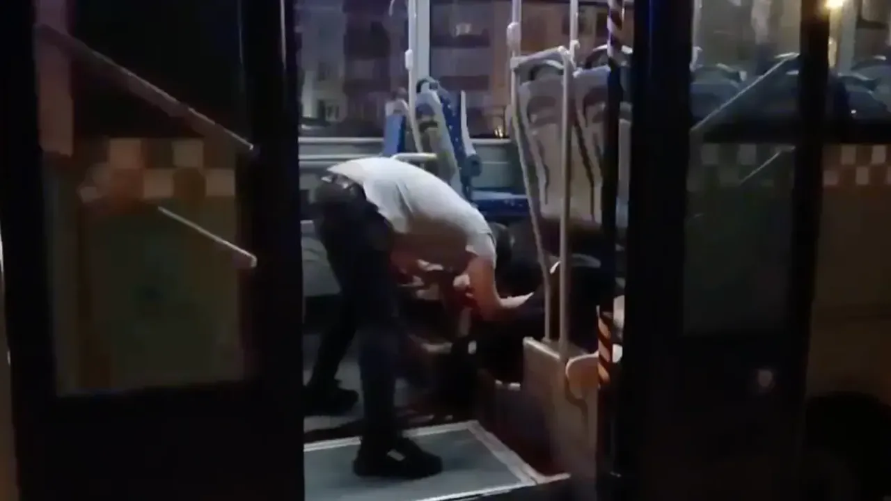 Eşi Dayısı Tarafından Öldürülen Genç: Özel Halk Otobüsünde 15 Bıçak Darbesiyle Can Verdi