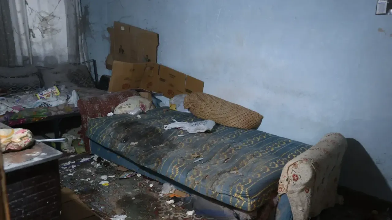 Annesinin Cesediyle 1 Ay Aynı Evde Yaşadı