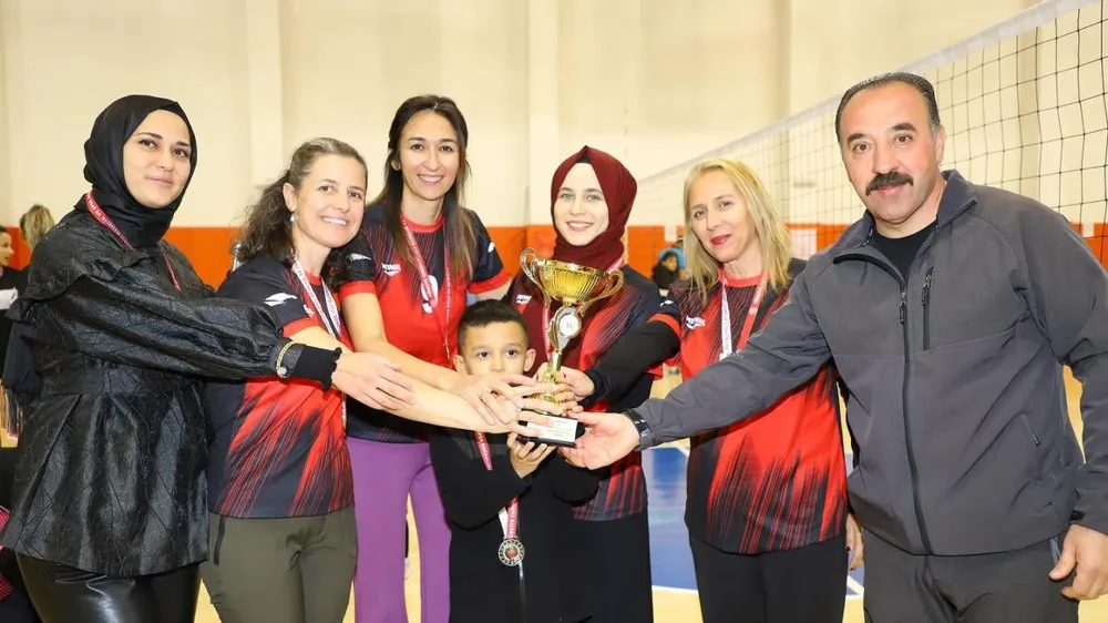 Aksaray’da Amatör Spor Haftası Kapsamında Kadınlar Voleybol Turnuvası Tamamlandı