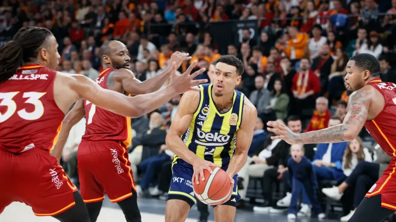 Basketbol Süper Ligi Derbisinde Galatasaray, Fenerbahçe