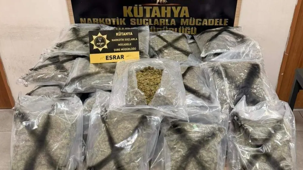 Kütahya’da Kamyonda Uyuşturucu Ele Geçirildi: 3 Tutuklama