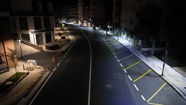Aksaray Belediyesi’nden Gece Mesaisi: Kale Altı Caddesi’nde Çizgi Çalışması Tamamlandı