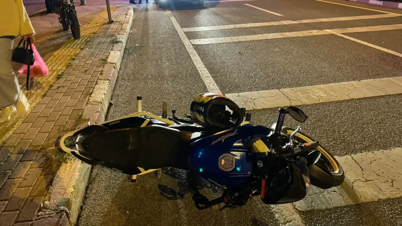 Bilecik’te Motosiklet Yayaya Çarptı: 2 Kişi Yaralandı