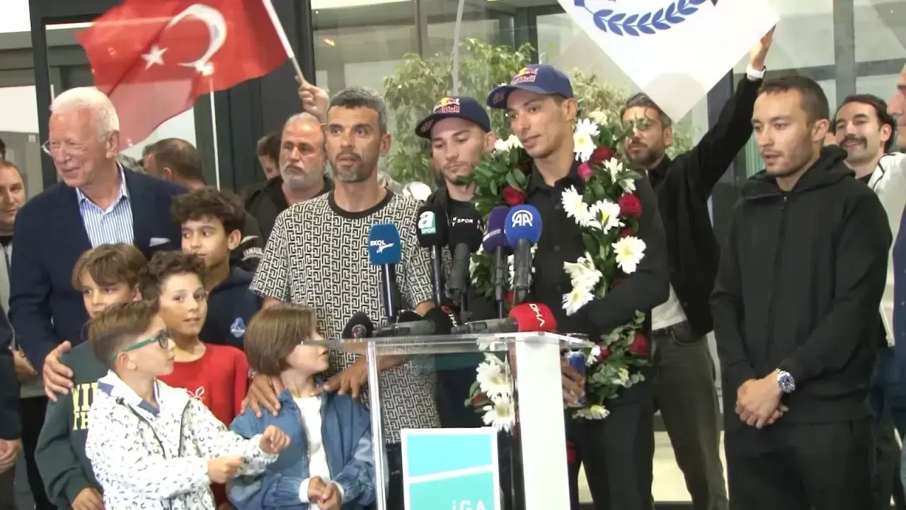 Dünya Superbike Şampiyonu Toprak Razgatlıoğlu Yurda Döndü