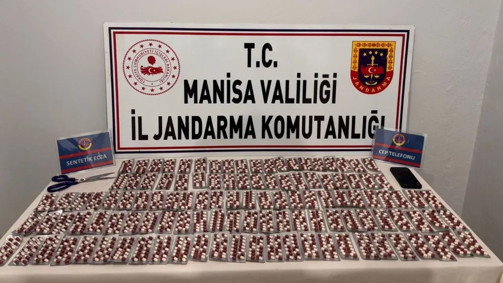 Manisa’da Motosikletli Şüpheli Üzerinde 1622 Sentetik Uyuşturucu Hapla Yakalandı